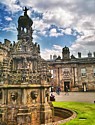 Courtyard of Hollyrood Palace, the office Scottish home of the Queen.  And a great  place to buy pear and ginger scones.